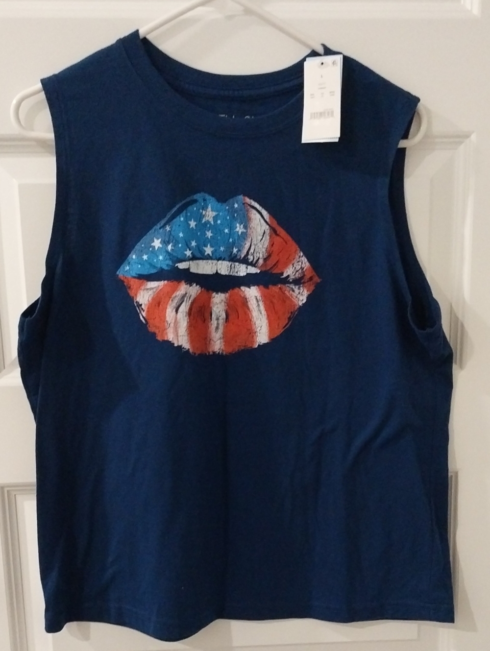 Navy Crew Neck Sleeveless Tee with Flag Lip Graphic NWT